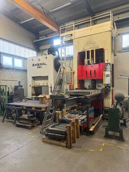 lis hydraulický HZPU 250 -1300/1000