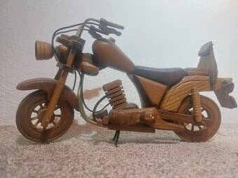 Dřevěný model motorky