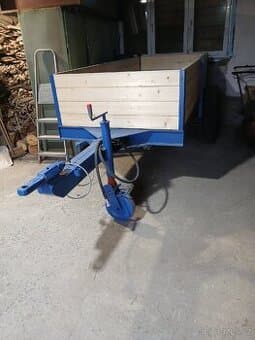 Vlek,kára za traktor.