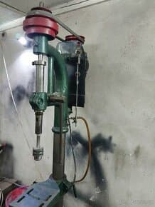 Sloupová vrtacka s vodním chlazenim