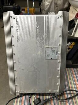 Nabíječka do karavanu