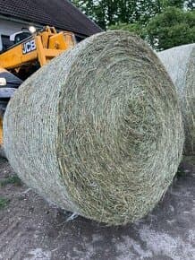 Seno luční a vojtěškové