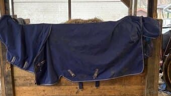 Deka výběhová Horseware Amigo Hero s krkem, 200 g 130cm