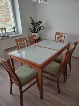 Prodám - jídelní stůl + 6 židlí v setu