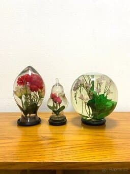 Retro dekorace živé květy 70. léta