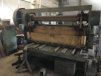 Tabulové nůžky NA 3121