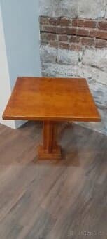 Prodám dřevěný stůl