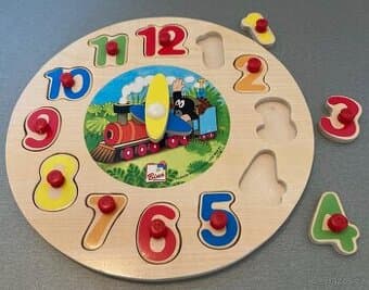 Dřevěná vkládačka - hodiny s Krtečkem