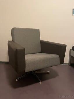 Retro křesílka po renovaci