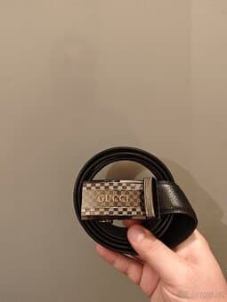 Pásek Gucci a Hugo Boss