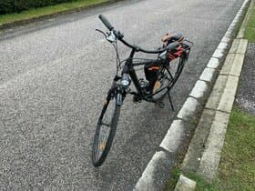 Trekingové kolo Kellys s odpruženou vidlicí SR Suntour a V-b