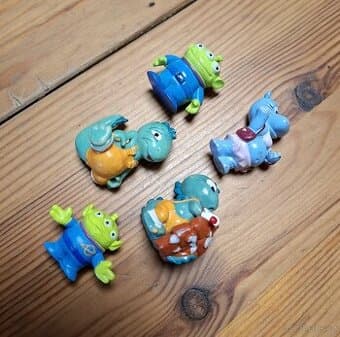 Figurky z kinder vajíček Hroši, ET, Draci retro