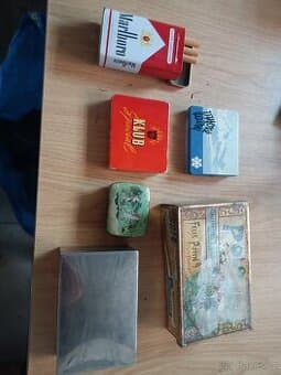 Staré plechové krabičky