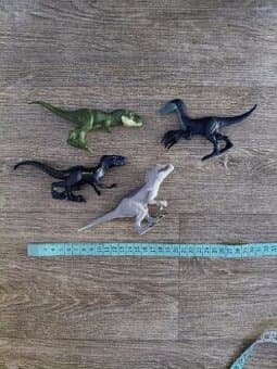 4x pohyblivá figurka Mattel jursky svět-park dinosaur