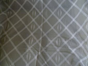 Bílá záclona, levně