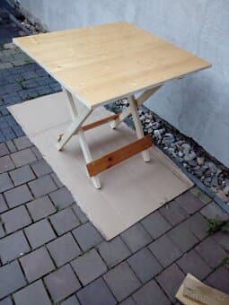 Prodám skládací stůl ze dřeva 75x80