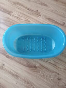 vanička,lehátko,prkýnko,plavací vesta,silikon.talíř,capáčky