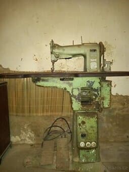 Průmyslový šicí stroj SVIT Gottwaldov (1958)