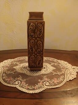 Hnědá keramická váza Ditmar Urbach