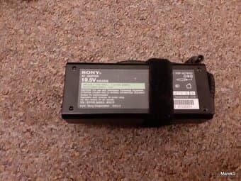 Nabíječka SONY 4,7A 90W ORIGINÁL
