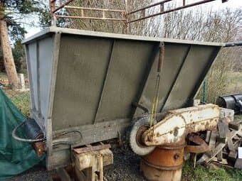 Sypač na Multicar M25