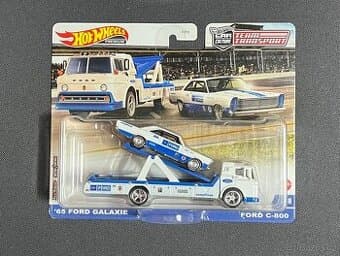 Hot wheels Ford Galaxie team transport