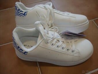 botasky vel.40 N.O.V.É