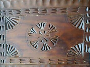 Dřevěný dekorativní podnos