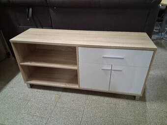 Komoda či TV stůl