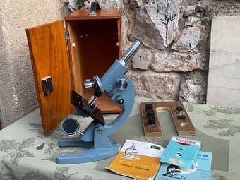 Laboratořní Mikroskop Revue