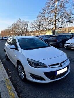 Pronájem Opel Astra Combi 2.0 - Taxi Uber / Bolt
