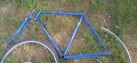 Favorit rám, vidlice, kolo se čtyřkolečkem, berany, blatník