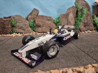 Prodám model 1:18 BMW FW23