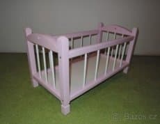 Dřevěná postýlka pro panenky