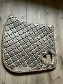 Drezurní podsedlovka Apač