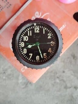 Prodám vojenské hodiny