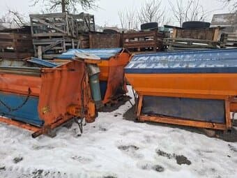 Chodníkový sypač pro multicar