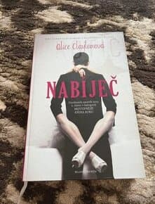 Kniha nabíječ Alice Claytová