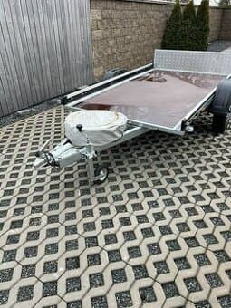 Přívěs AGADOS (plato)