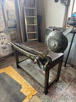 Litinové tabulové nůžky Mach & Fišer