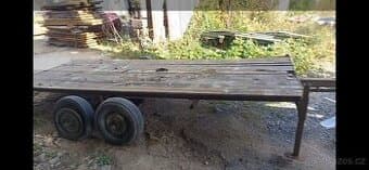 Vozík pro převoz materiálu do haly