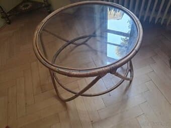 Malý bambusový stolek