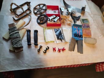 Vosky , vázání , běžky , hůlky a další