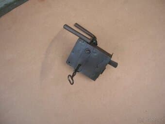 STARÝ VELKÝ ZÁMEK