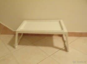 skládací stoleček