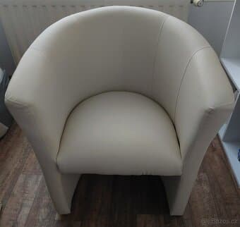 Menší křeslo