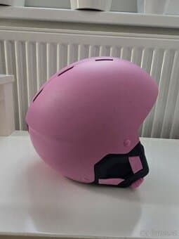 Prodám lyžařskou helmu