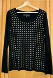 Černá halenka s dlouhým rukávem s nýtky, velikost 36/38,Brno