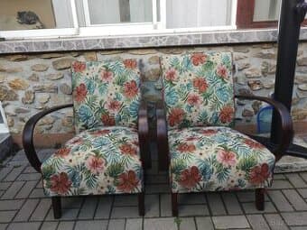 Křesla J.Halabala-Kanadky.