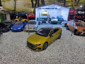 model auta 1:18 Volkswagen Arteon CC, zlatá farba ,Paudi